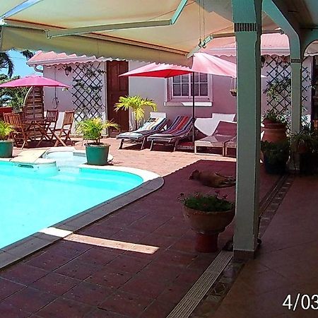 Agreable Chambre D'Hotes, Sdb, Piscine, Carbet Cuisine. Saint-Claude Luaran gambar